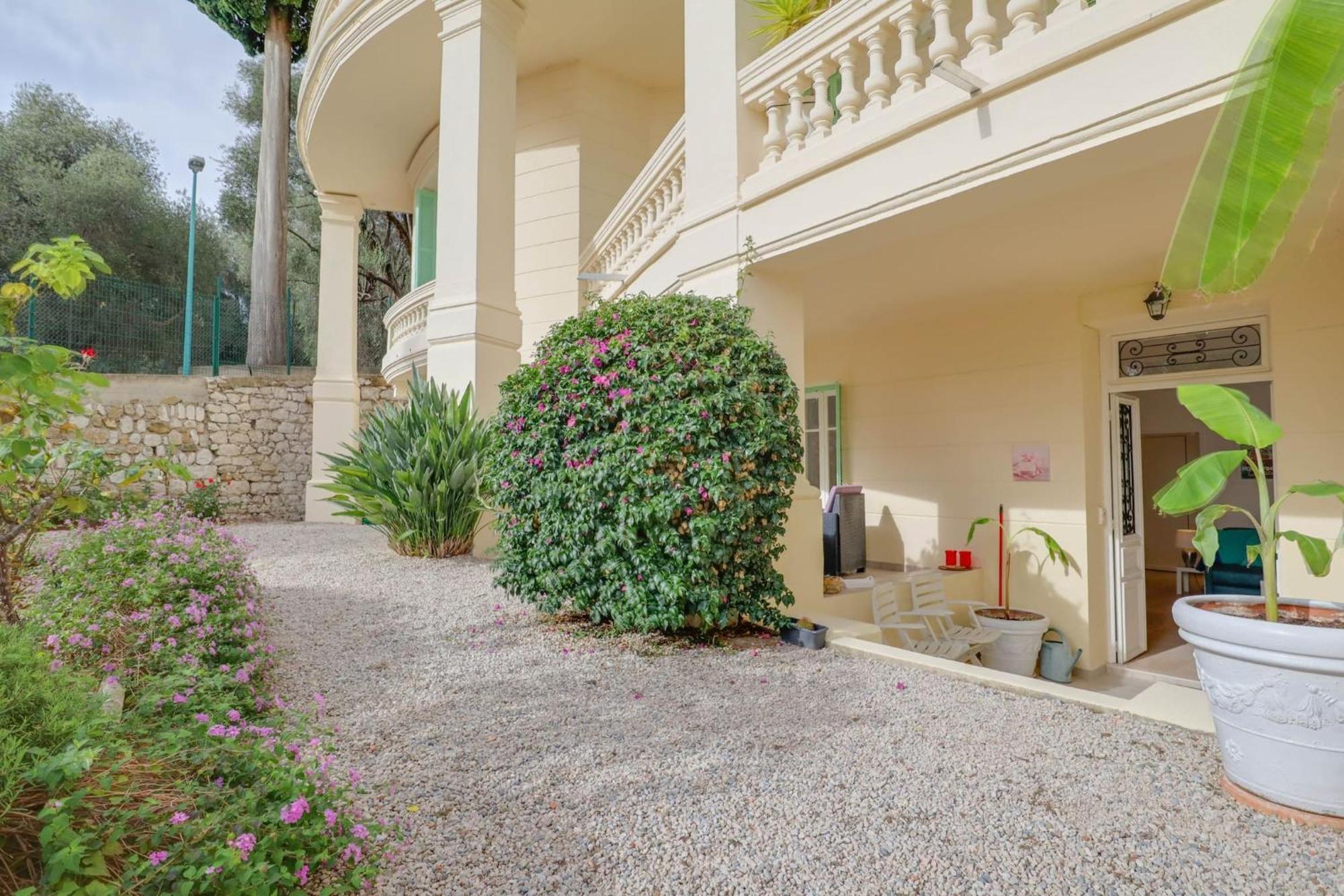 "Le Garavan Palace" Idyllique, Proche Gare Et Plage Menton Buitenkant foto