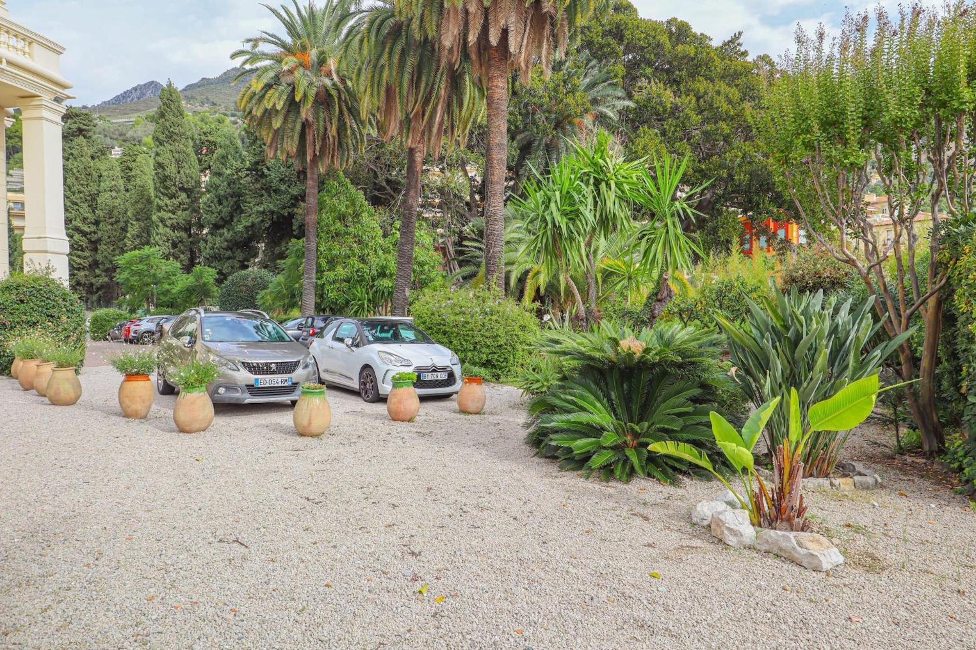"Le Garavan Palace" Idyllique, Proche Gare Et Plage Menton Buitenkant foto