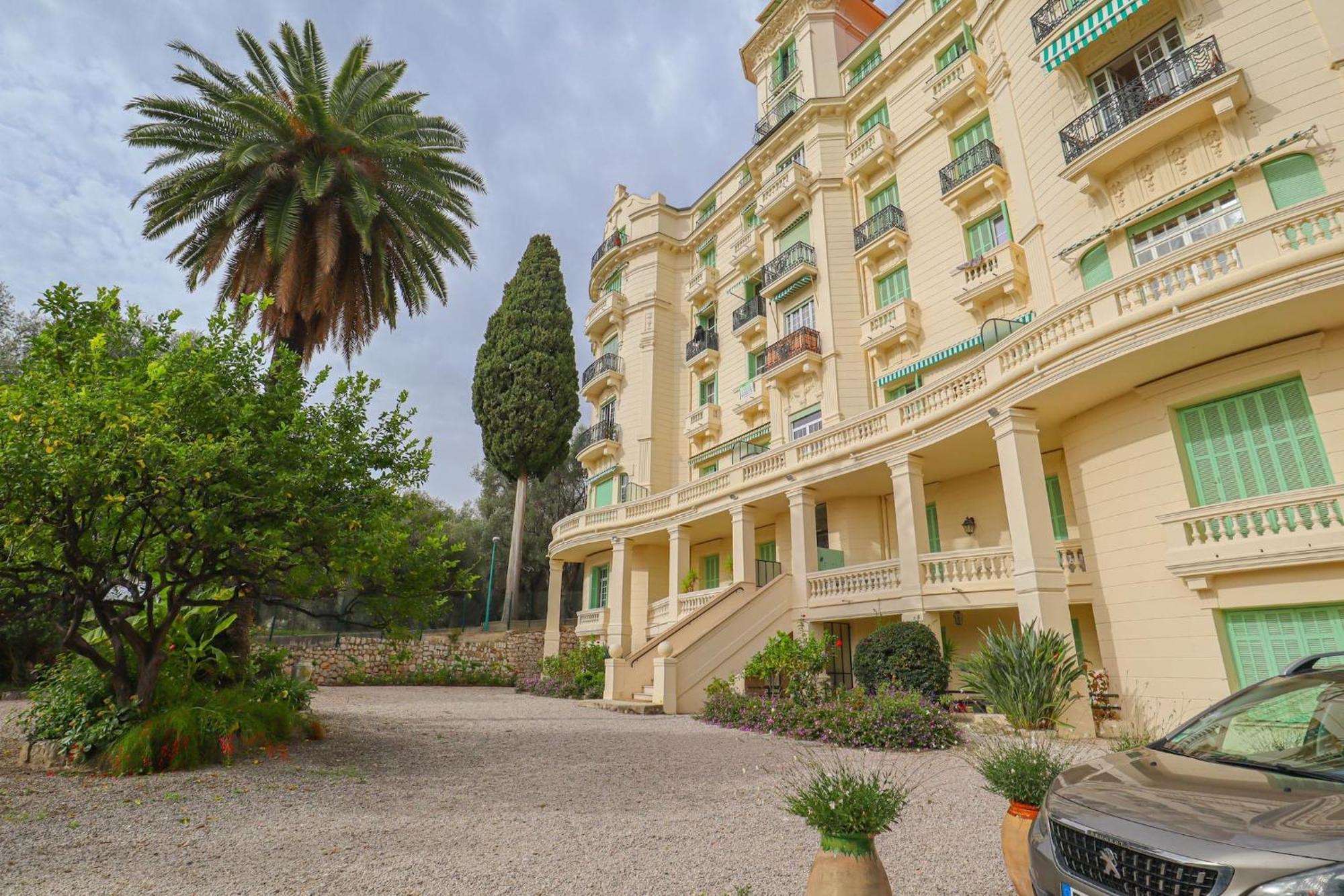 "Le Garavan Palace" Idyllique, Proche Gare Et Plage Menton Buitenkant foto